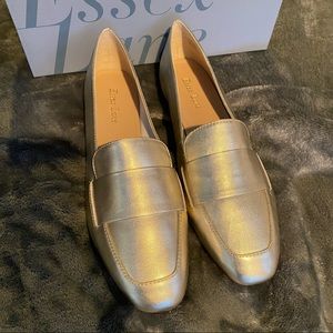 NWT Essex Lane Metallic Flats